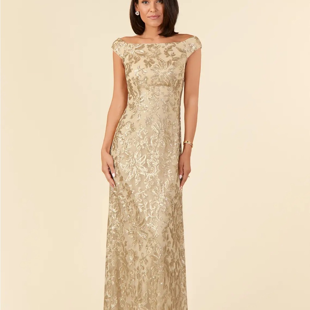 NWT Azazie Porcelain Champagne A-Line Off the Shoulder Elegant Lace Evening Gown